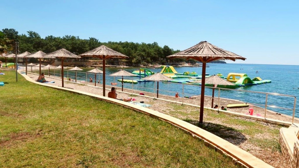 Camping Bijela Uvala - karavany