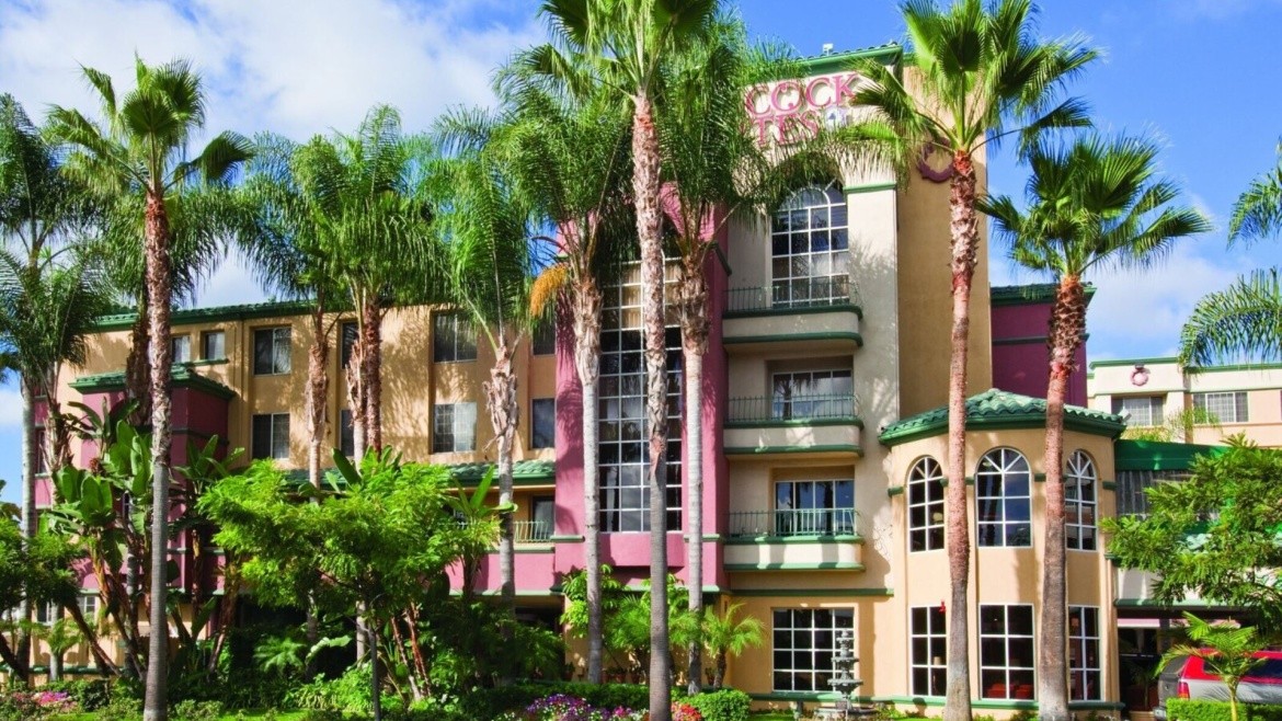 Peacock Suites (Anaheim)
