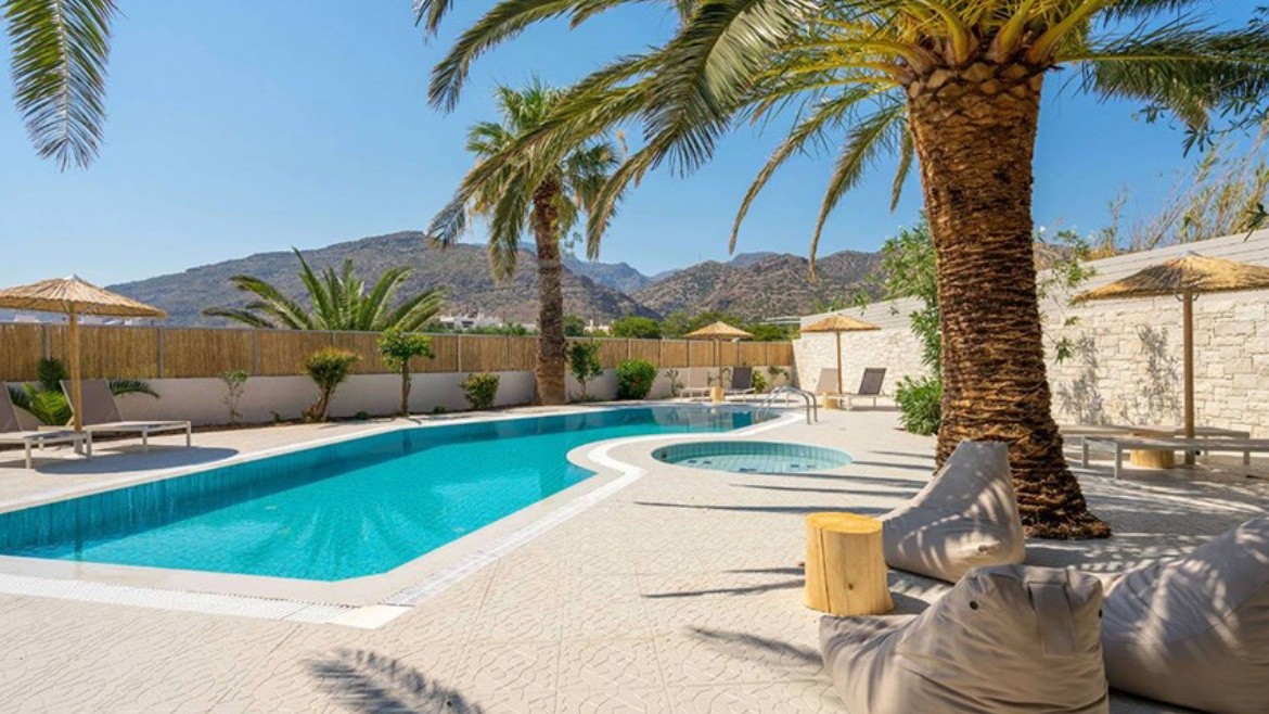 Okeanis Mystique South