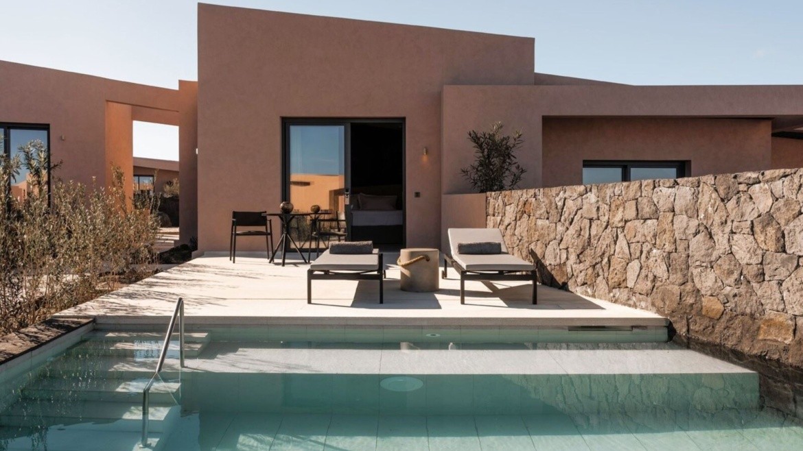 Domes Novos Santorini, Autograph Collection