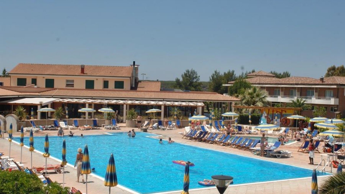 Villaggio Turistico La Cecinella