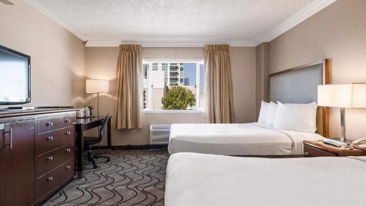 Jack London Inn