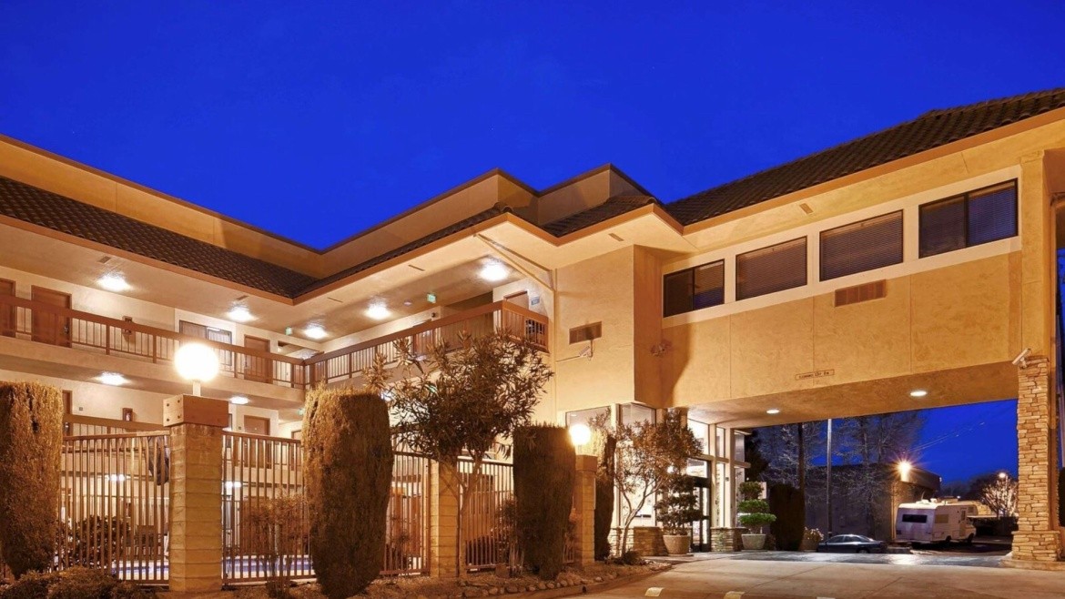 Best Western Plus Inn of Hayward