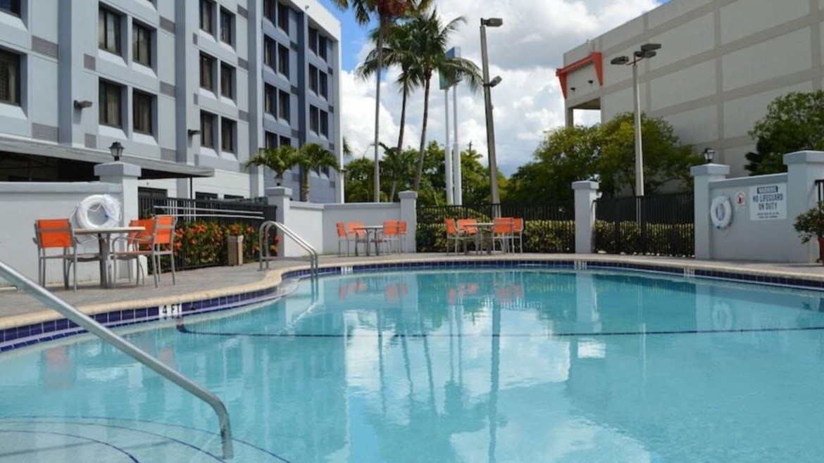 Holiday Inn Express & Suites Miami-Hialeah -Miami Lake