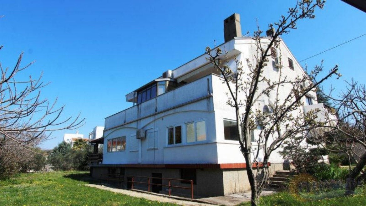 Vila Radoševič Tomislav