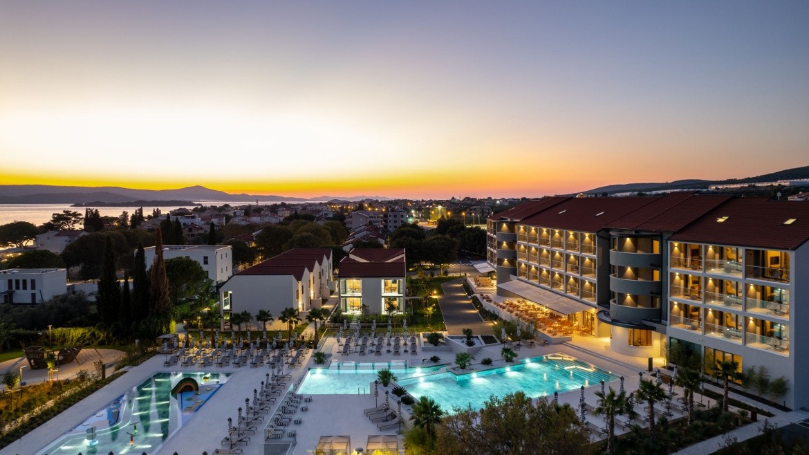 Molum Hotel & Residences