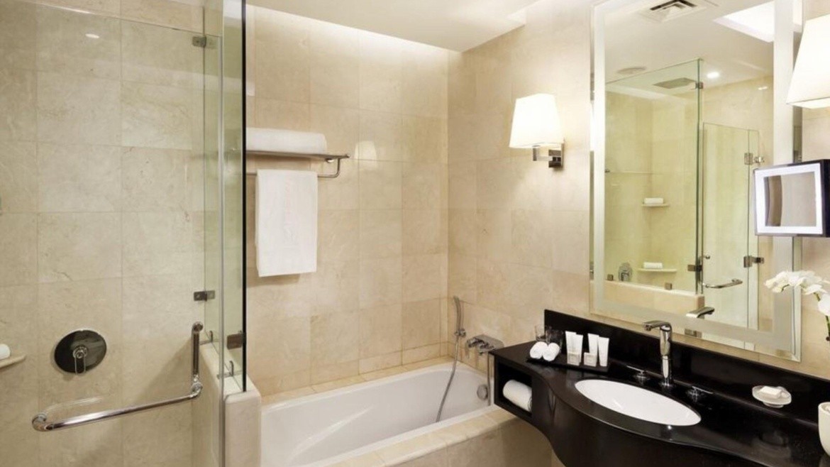 Crowne Plaza Doha West Bay