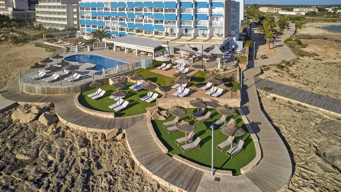 Universal Cabo Blanco