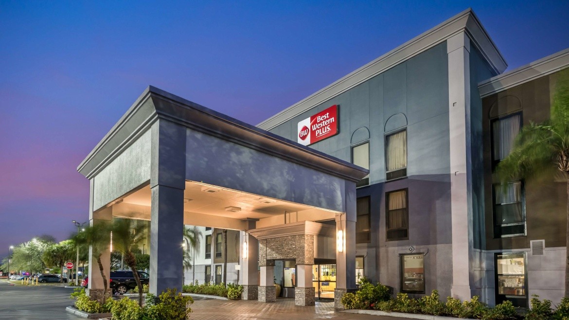 Best Western Plus Universal Inn