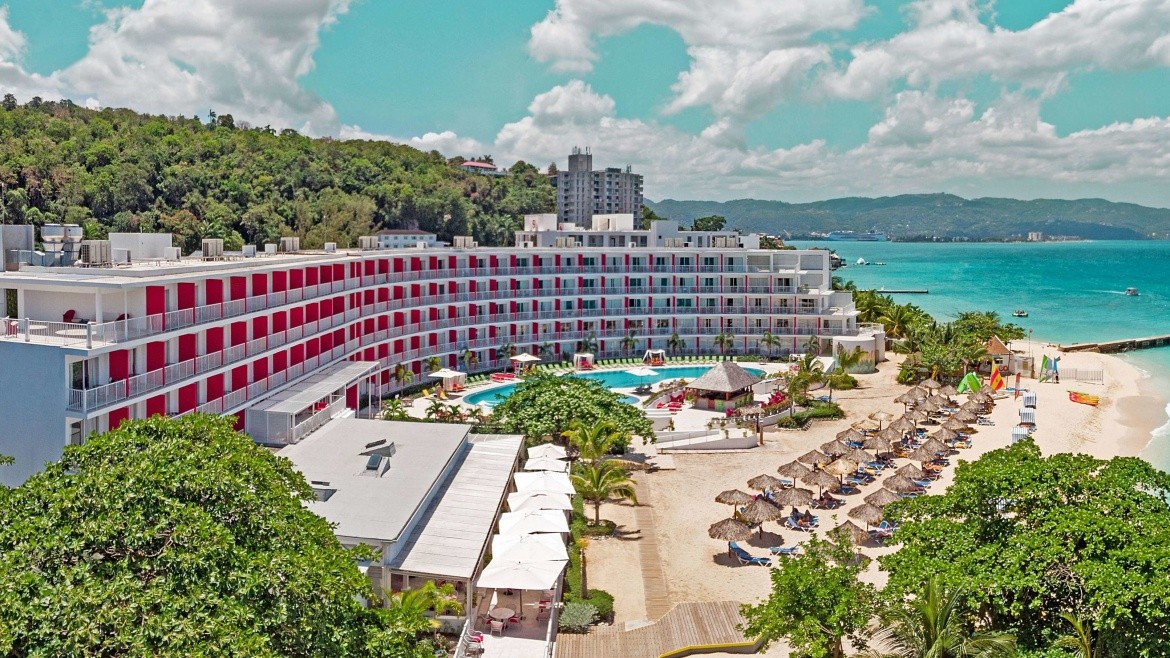 Royal Decameron Cornwall Beach