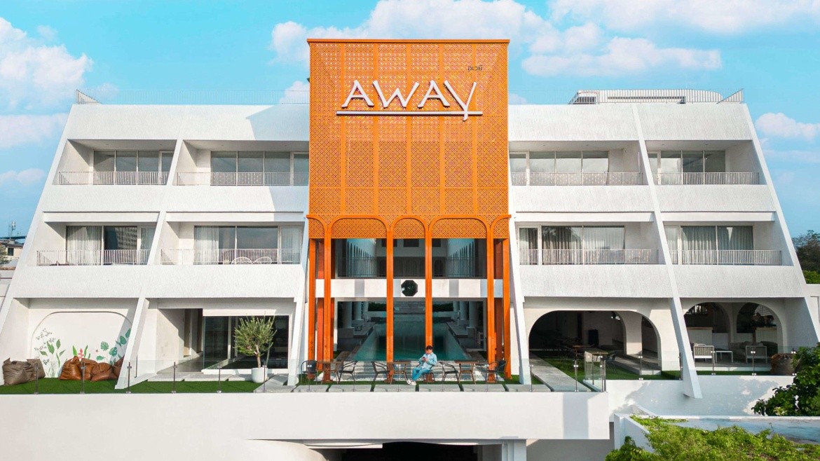 Away Bangkok Riverside Kene