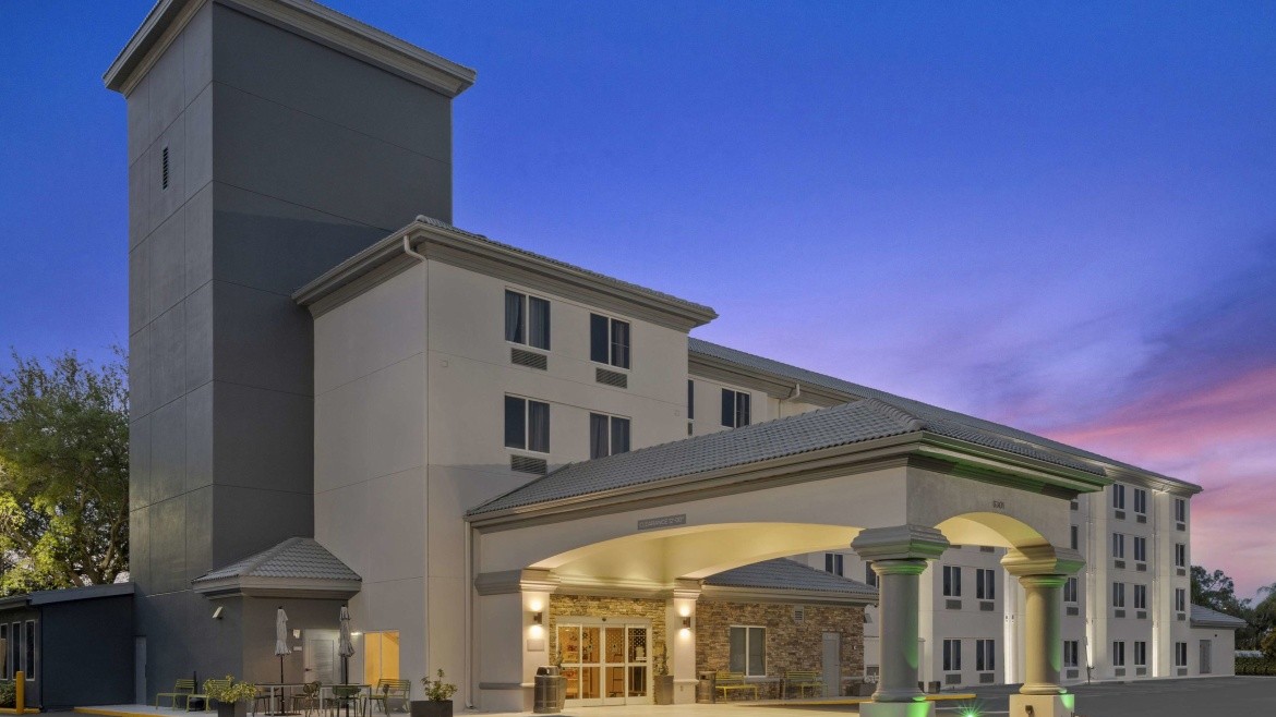 Spark by Hilton Orlando near SeaWorld (Orlando)