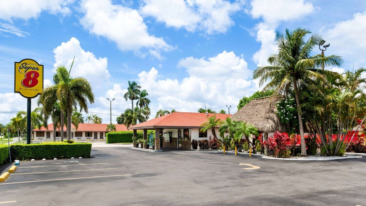 Super 8 by Wyndham, Florida City/Homestead/Everglades (Florida City)