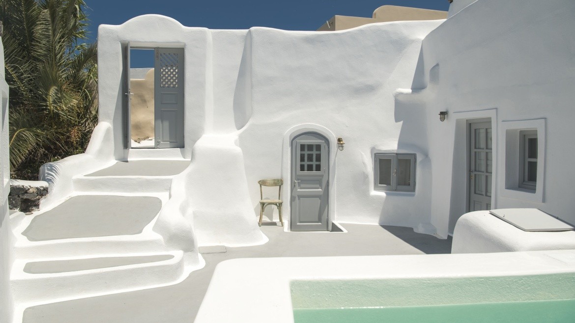 Aqua Serenity Santorini Luxury Suites