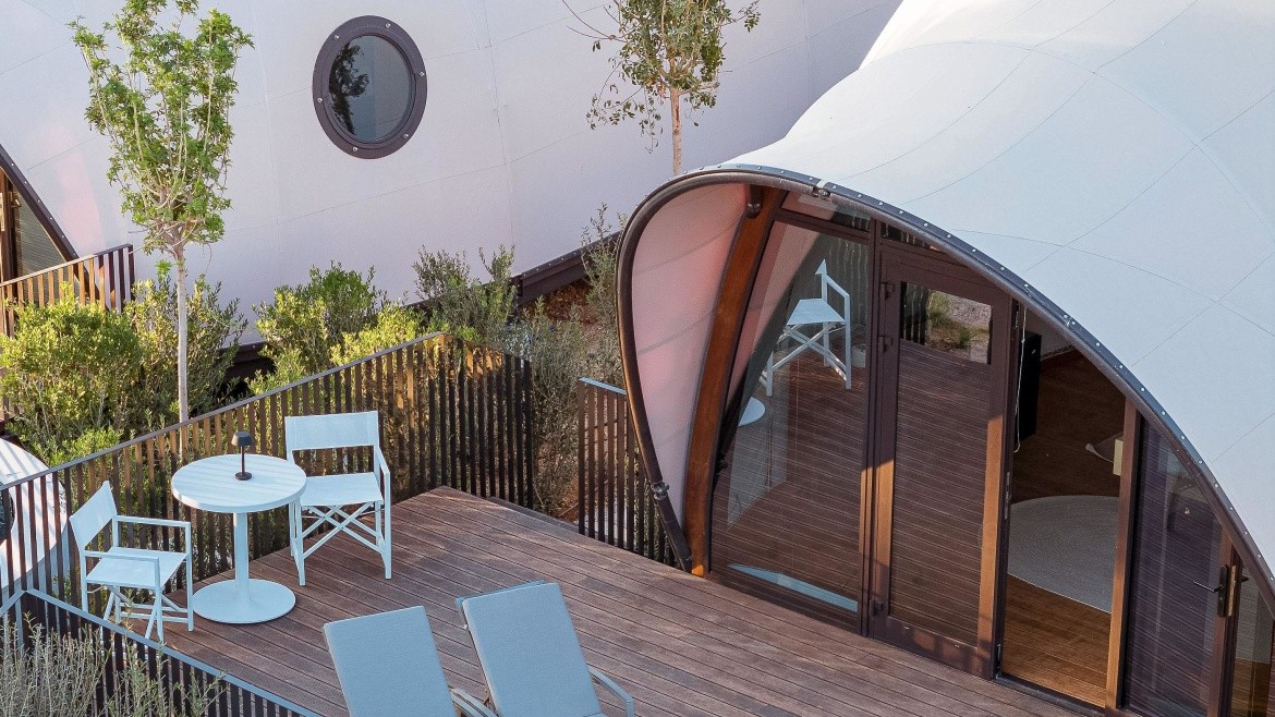 91 Athens Riviera, The Resort