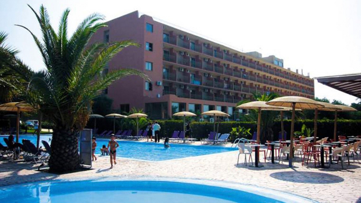 Ninos Grand Beach Resort