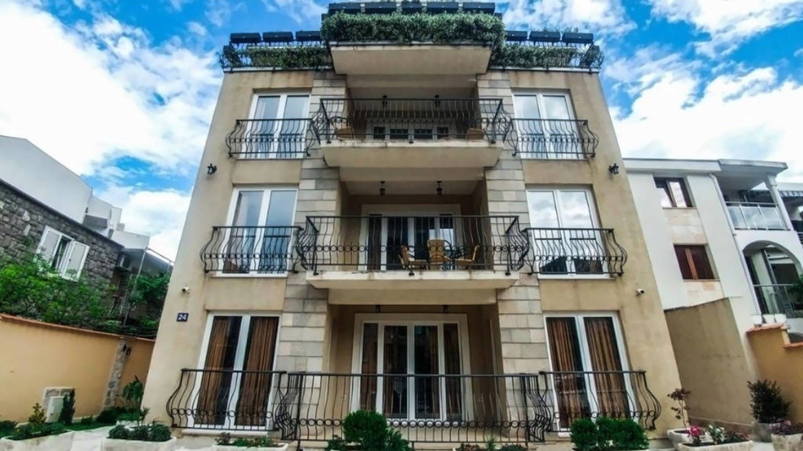 Apartments Franeta