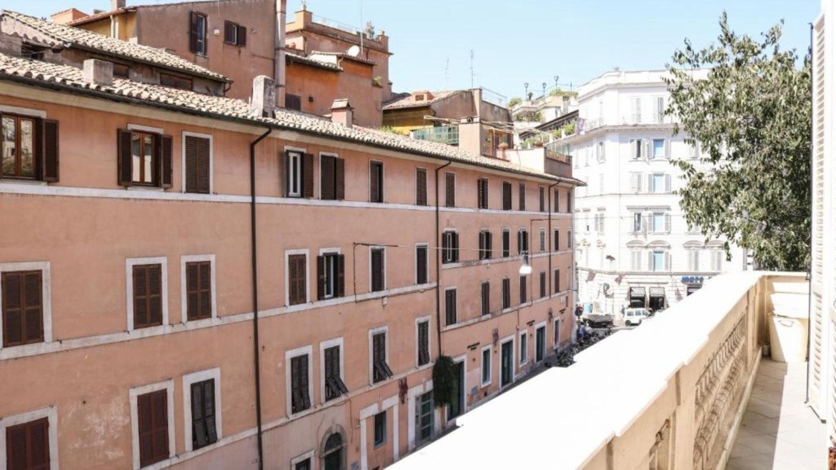 Rome King Suite