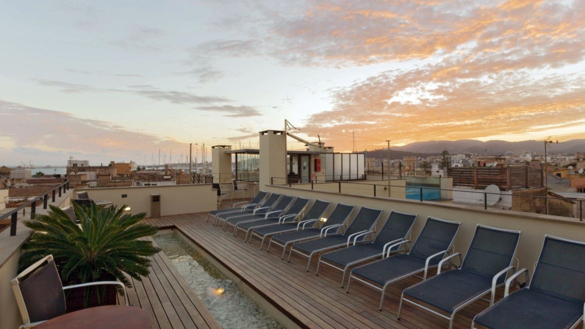 Petit Palace Hotel Tres