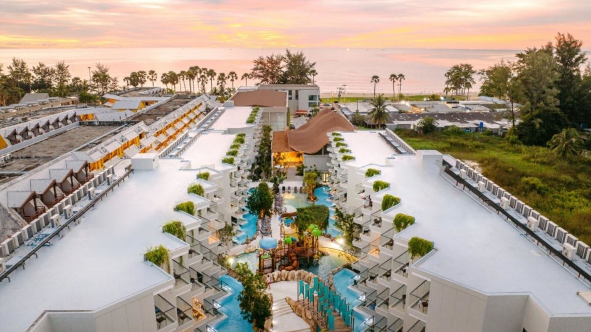 Phuket Emerald Beach Resort (Phuket Town)