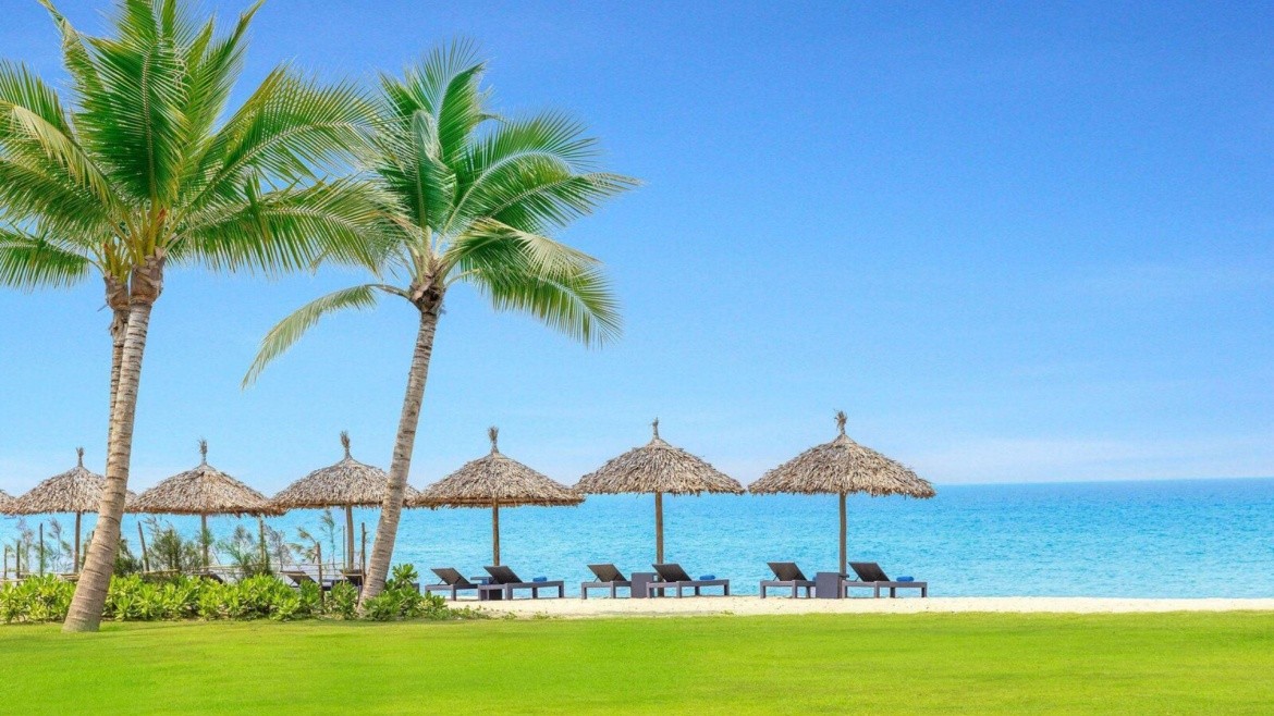 Wyndham Hoi An Royal Beachfront Resort