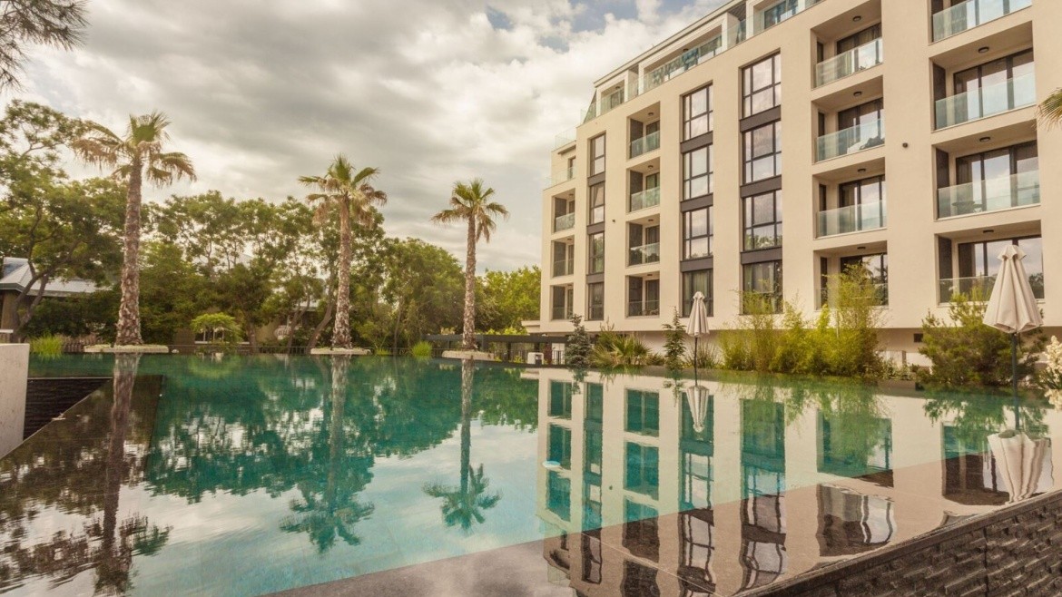 Azur Premium Resort
