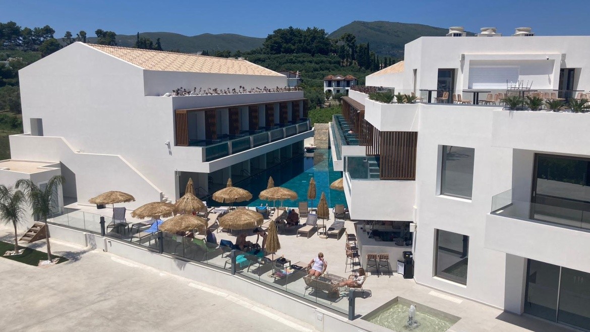 Ionis Art Luxury Suites