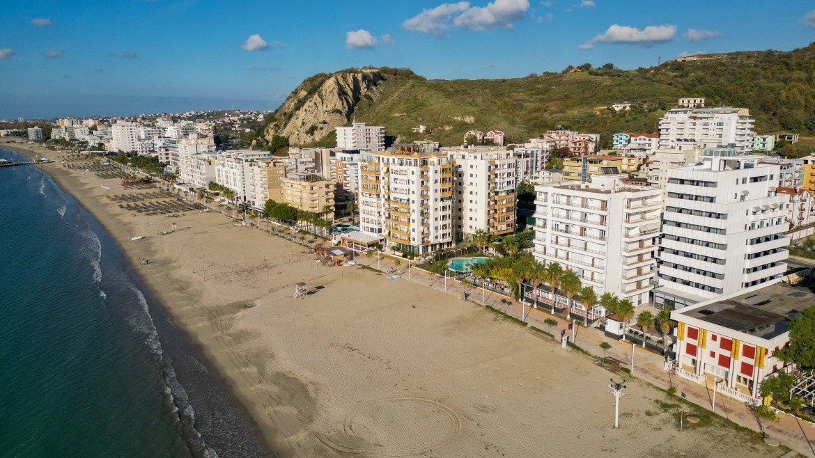 Adria Palace (ex. Rinia 2)