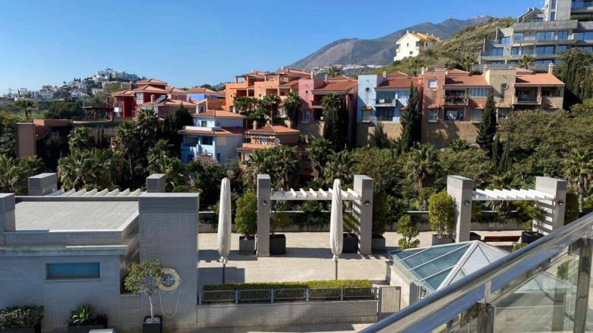 ArtPlatinum Suites & Apartments