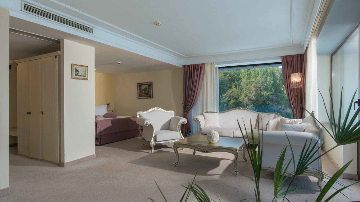 Palace (Sunny Day Resort)