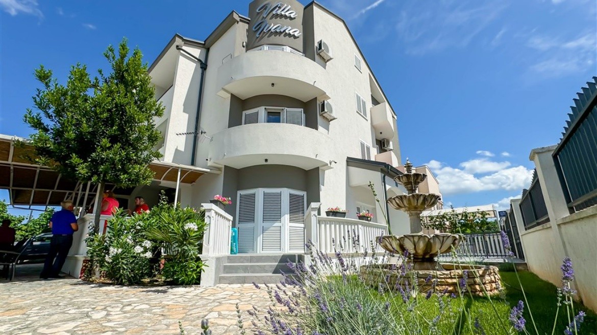 Vila IVANA