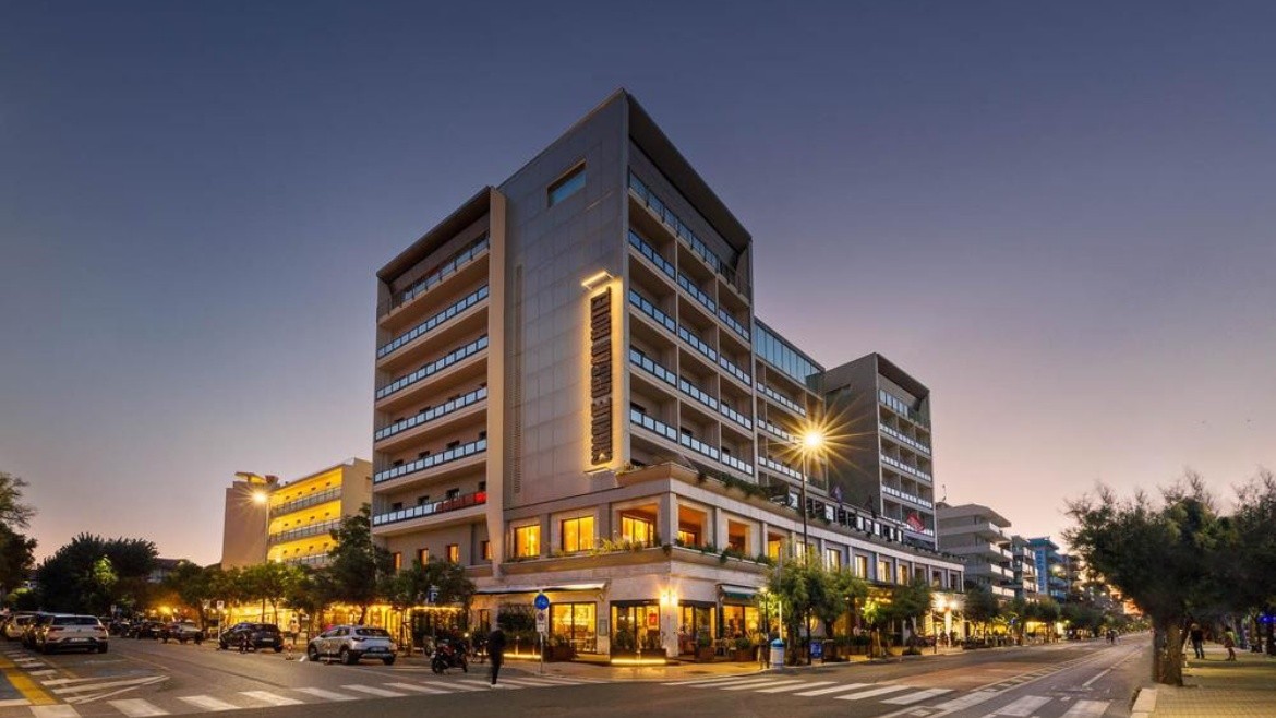 Charlie Urban
