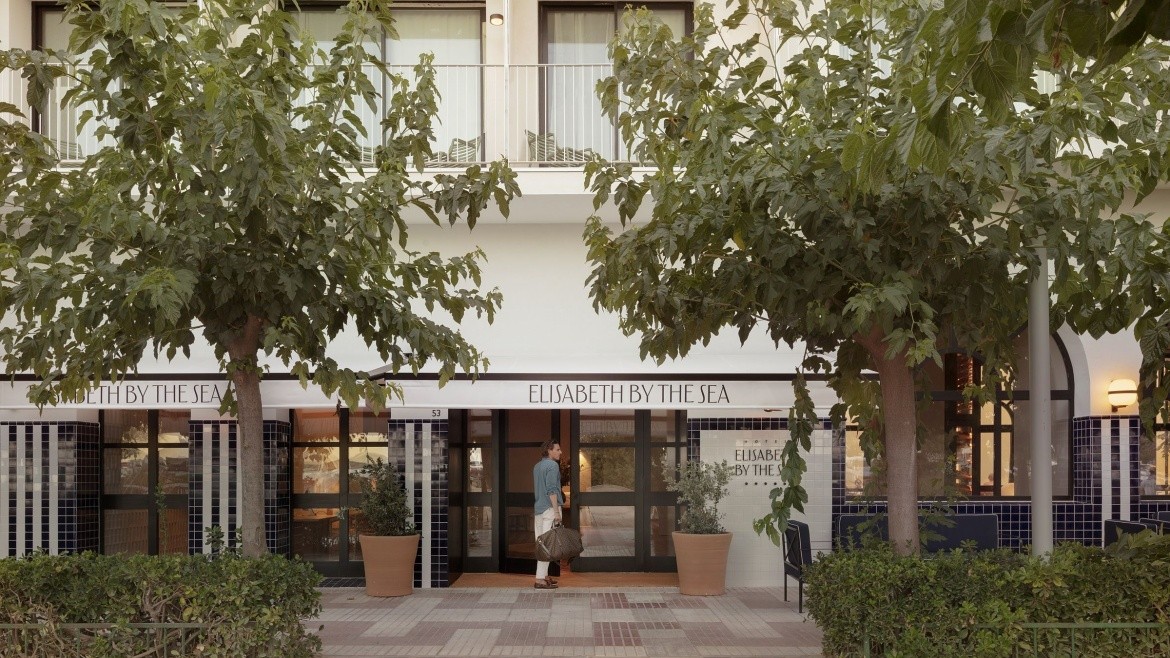 Elisabeth by the Sea