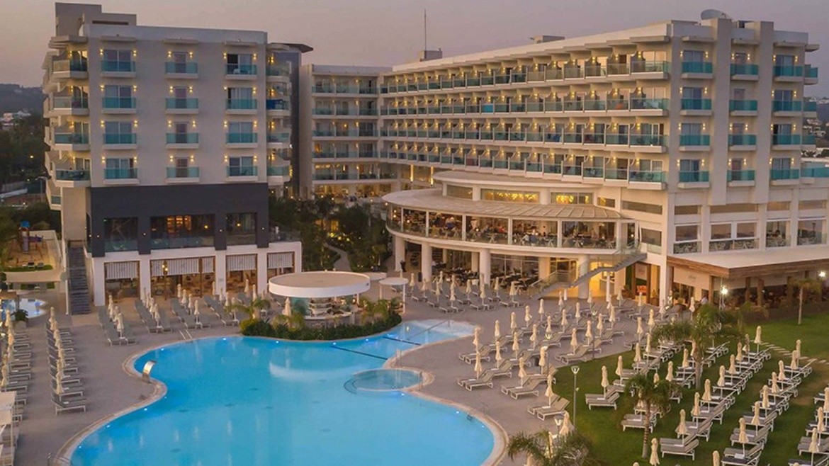 Nissi Blu Beach Resort