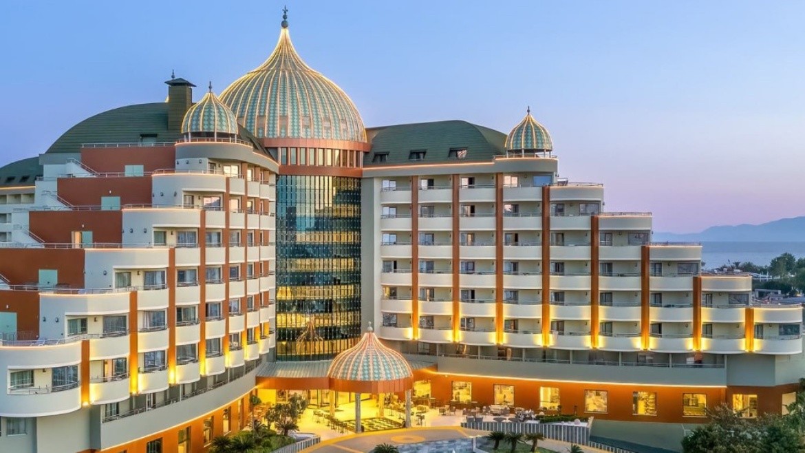 Delphin Palace