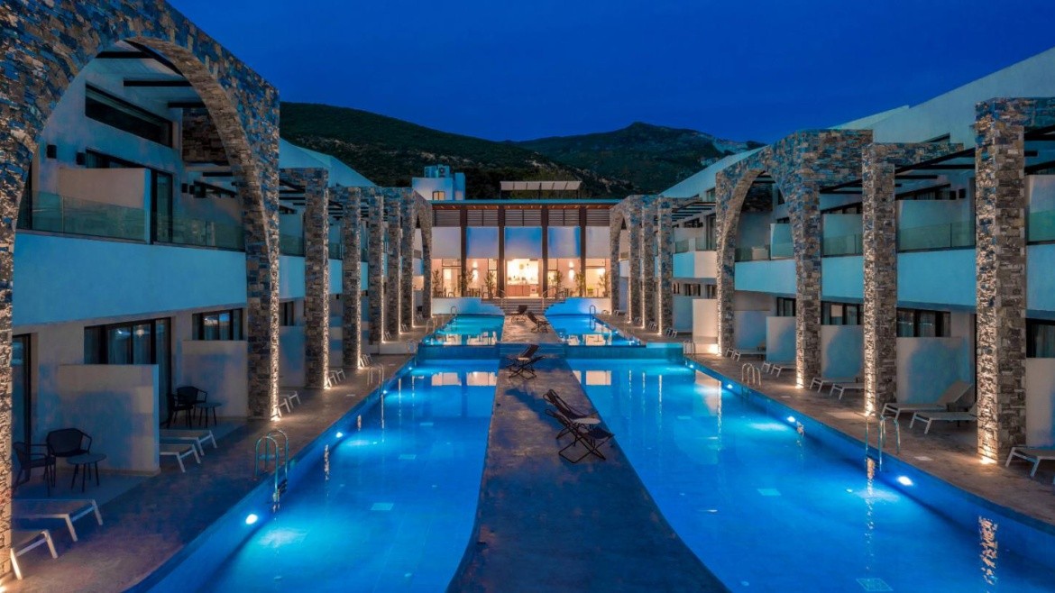 Cavo Suites