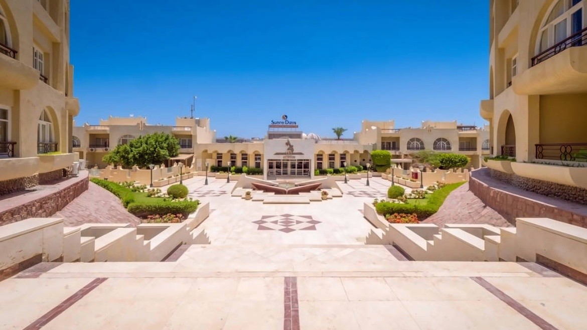 Sunny Days Mirette Family Apartments & Resort