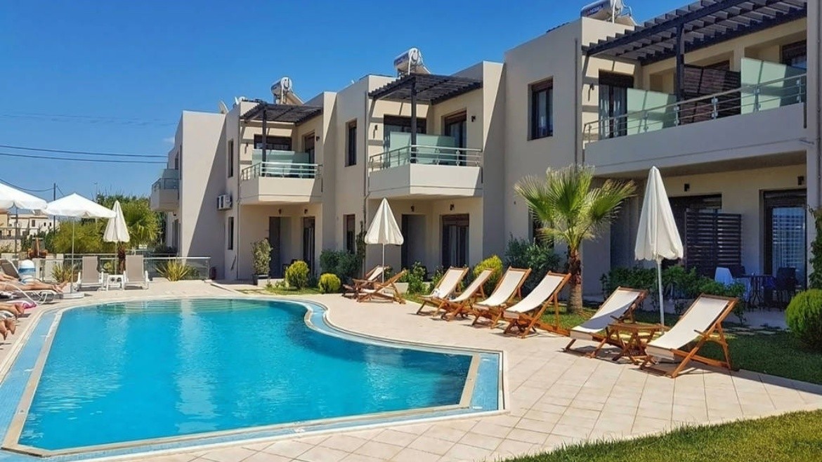 Carisa Suites And Apartments