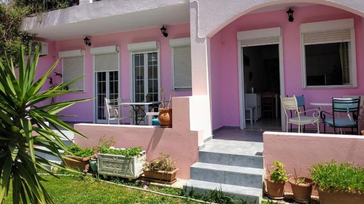 Livadi - studia a apartmány