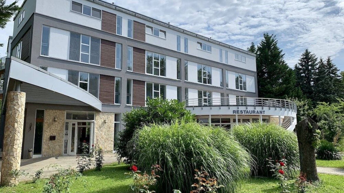 Well Hotel