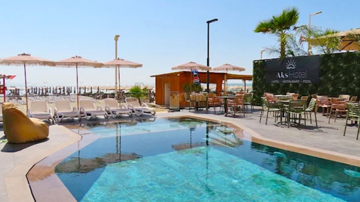 Aks Hotel