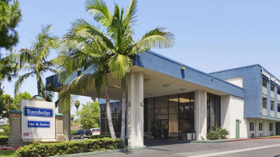 Travelodge Anaheim Inn & Suite