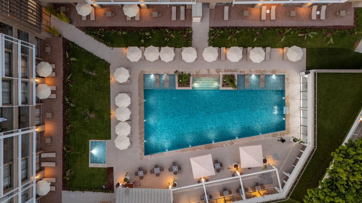 Prive Suite Side & Spa