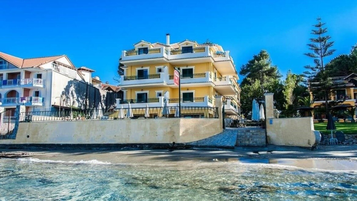 Andreolas Luxury Suites