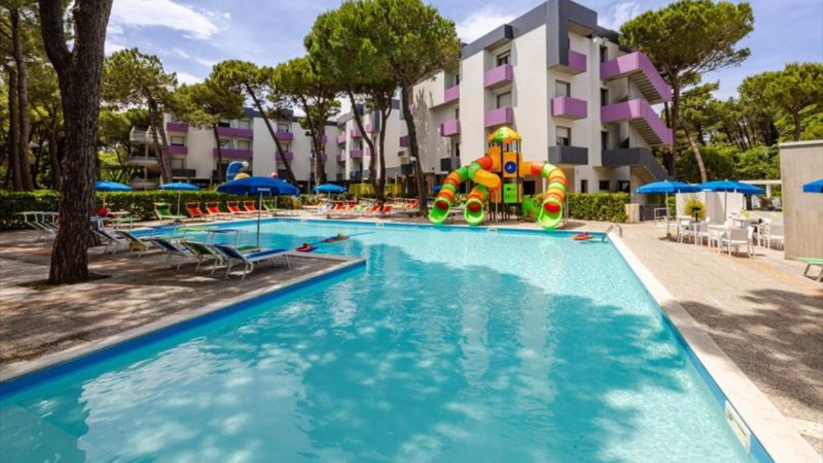 Color Bay Village