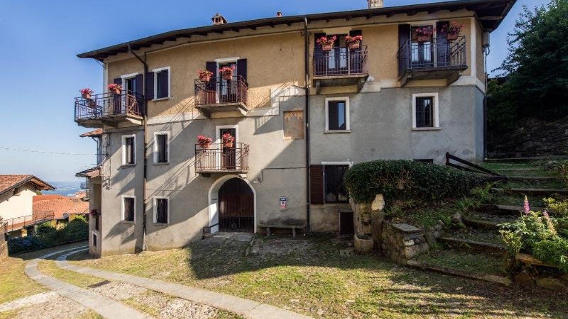 Stresa Complex Levoasi