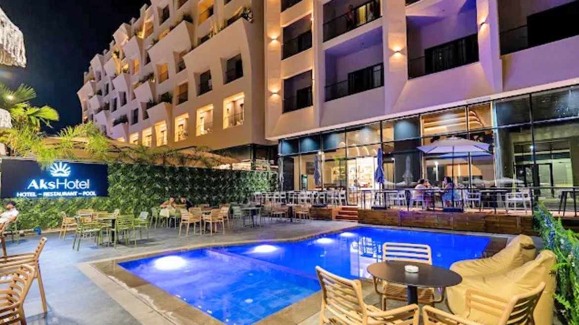 Aks Hotel
