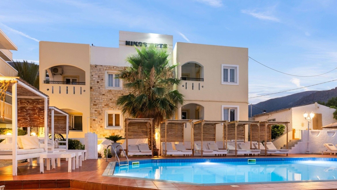 Nikos Apartments