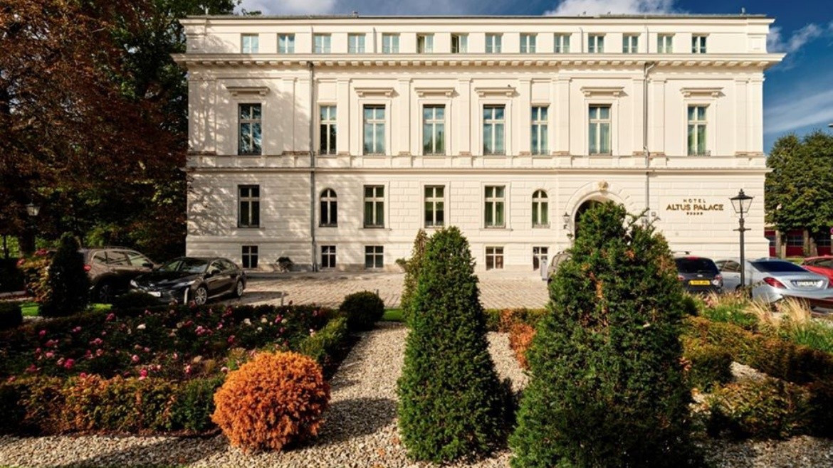 Altus Palace
