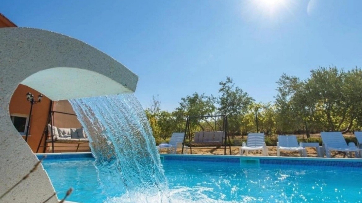 Villa Jelena (Kaštel Novi)